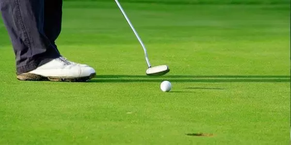els-putting-yips Putting Woes